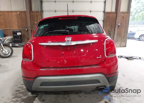 2016 Fiat 500X Trekking Plus z USA, uszkodzony, nr VIN ZFBCFYET3GP475577